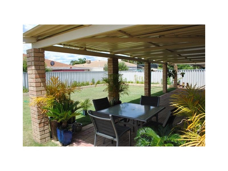 11 Jooleen Way, Thornlie WA 6108