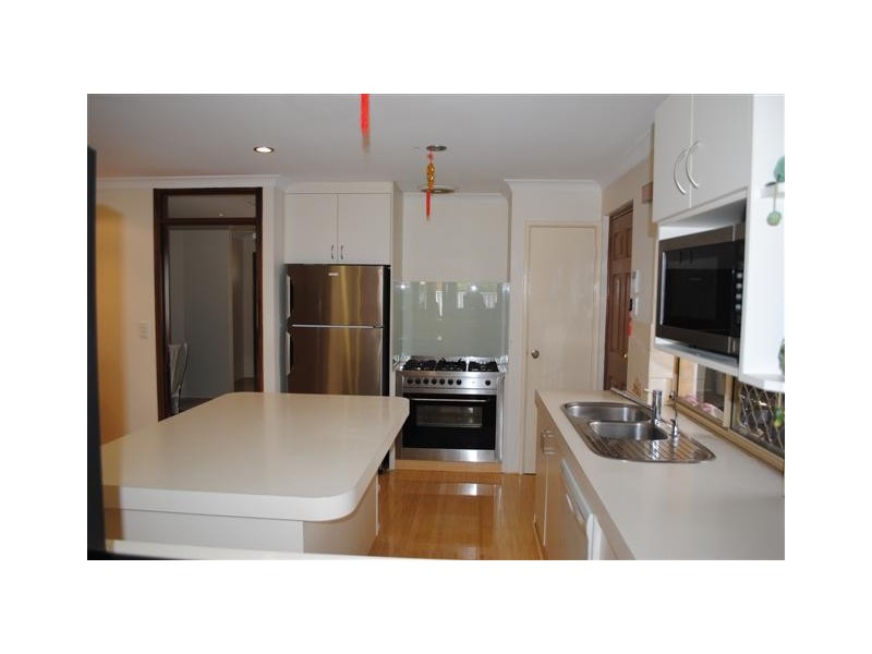 11 Jooleen Way, Thornlie WA 6108