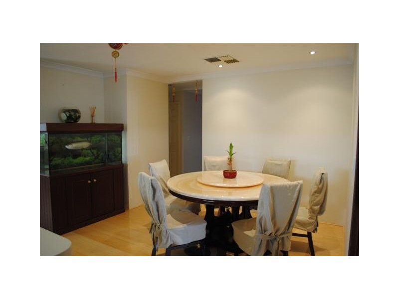 11 Jooleen Way, Thornlie WA 6108