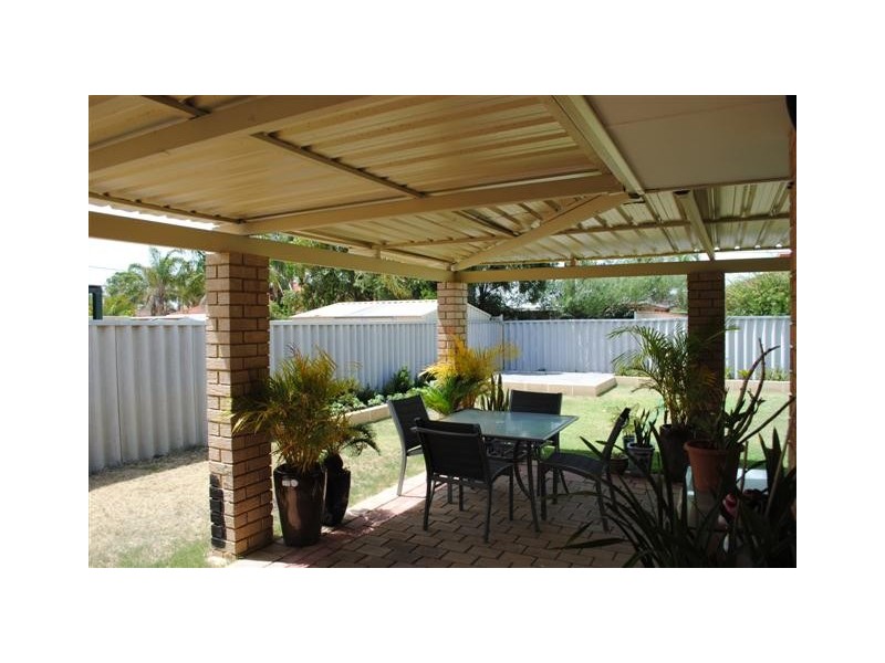 11 Jooleen Way, Thornlie WA 6108