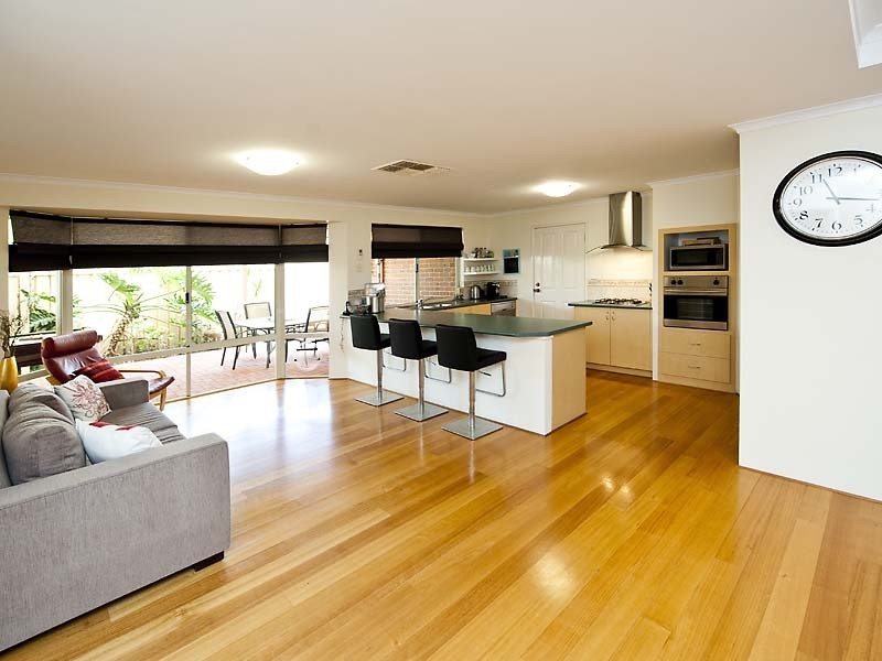 38 Kingsland Loop, Canning Vale WA 6155