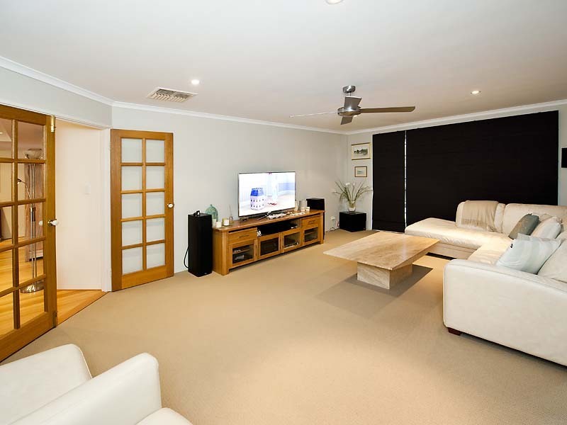 38 Kingsland Loop, Canning Vale WA 6155