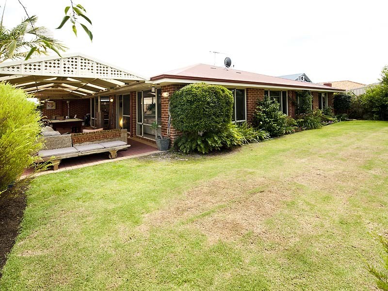 38 Kingsland Loop, Canning Vale WA 6155