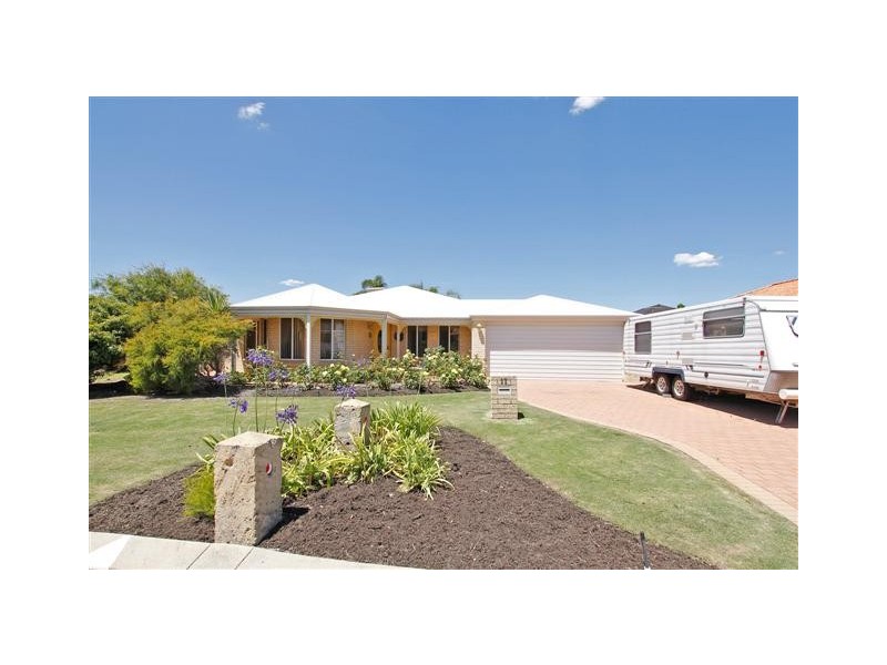 11 St Andrews Crescent, Canning Vale WA 6155