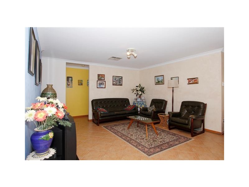 11 St Andrews Crescent, Canning Vale WA 6155