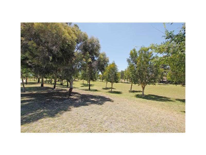 11 St Andrews Crescent, Canning Vale WA 6155
