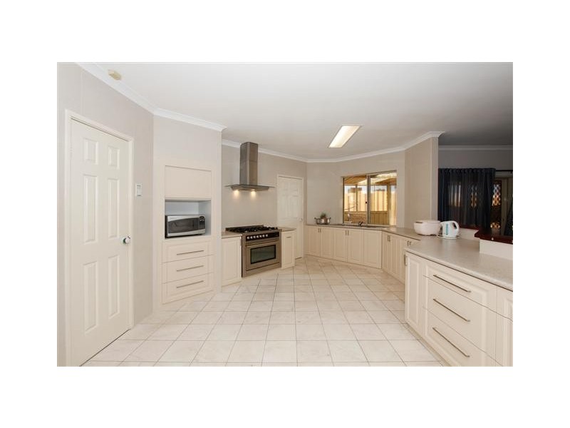 10 Spyglass Circle, Canning Vale WA 6155