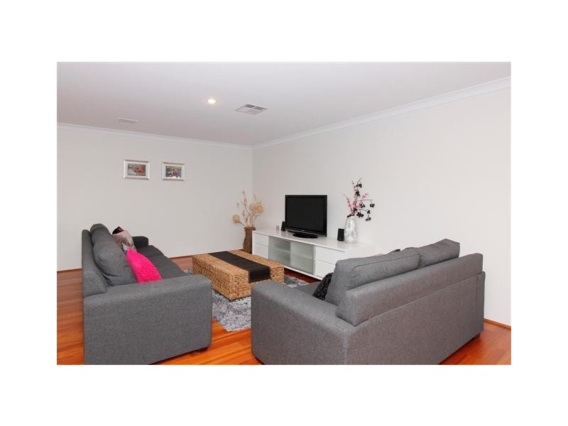 25 Anchorage Loop, Canning Vale WA 6155