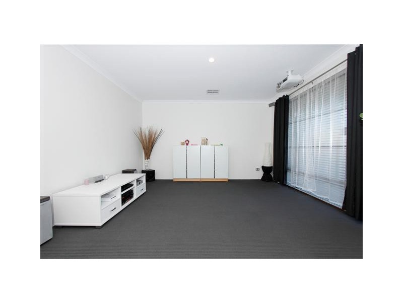 25 Anchorage Loop, Canning Vale WA 6155