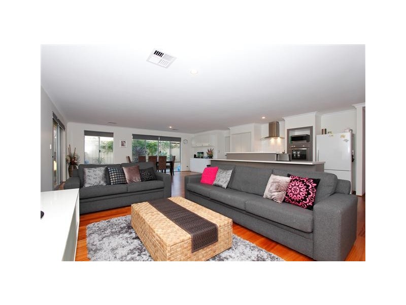 25 Anchorage Loop, Canning Vale WA 6155