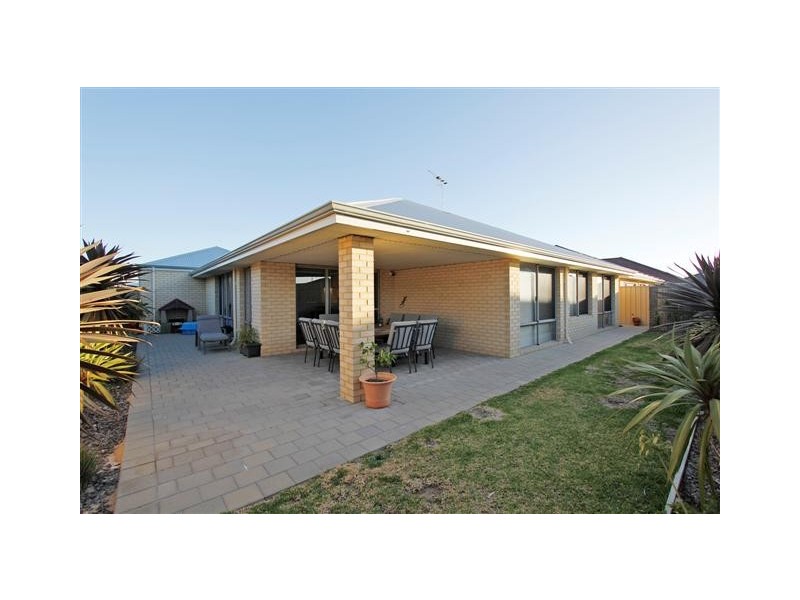 25 Anchorage Loop, Canning Vale WA 6155