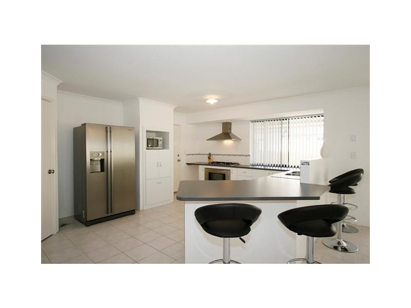 32 Glasgow Way, Seville Grove WA 6112