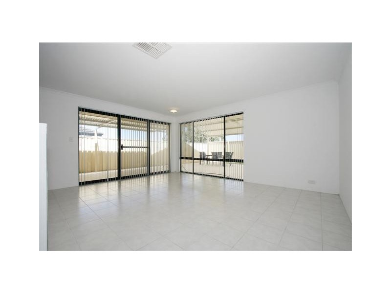 32 Glasgow Way, Seville Grove WA 6112