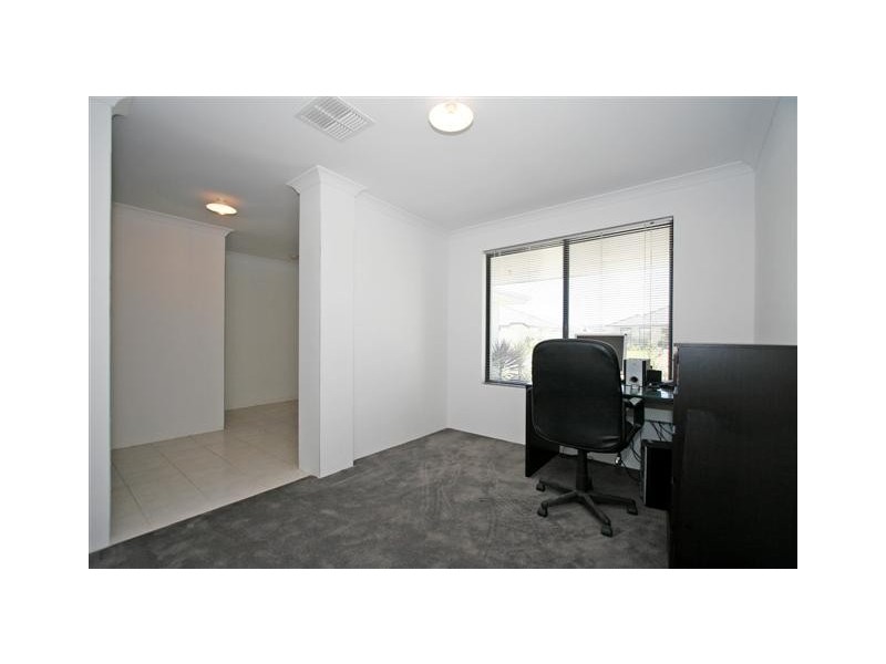 32 Glasgow Way, Seville Grove WA 6112