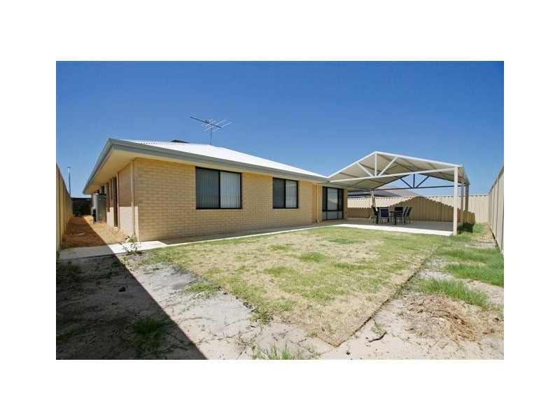 32 Glasgow Way, Seville Grove WA 6112