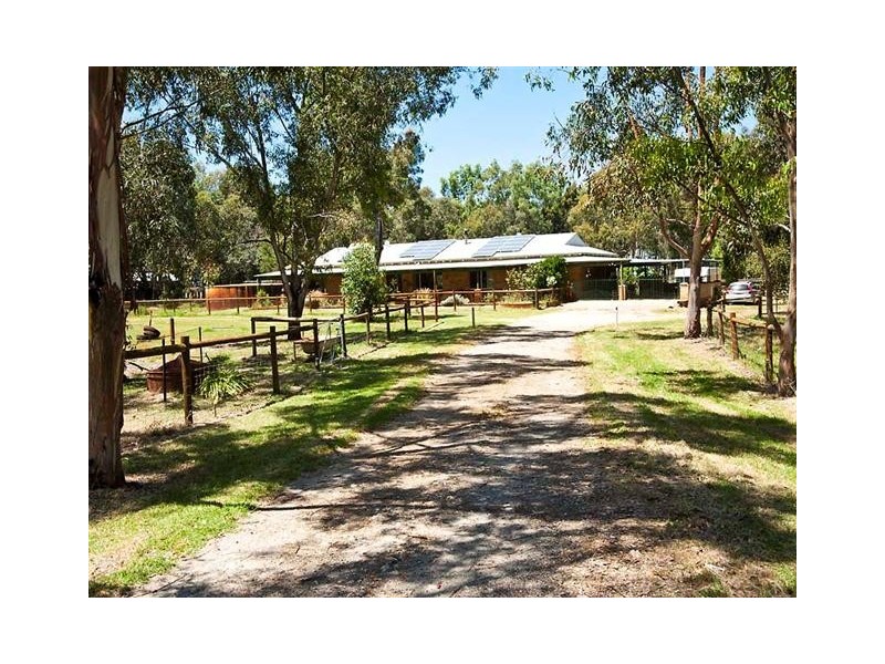 24 Swamp Gum Road, Oakford WA 6121