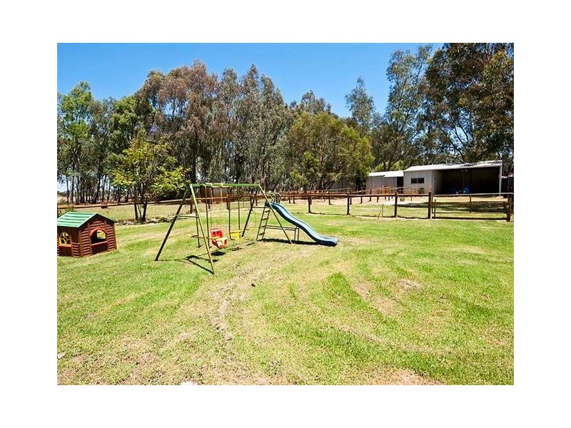 24 Swamp Gum Road, Oakford WA 6121