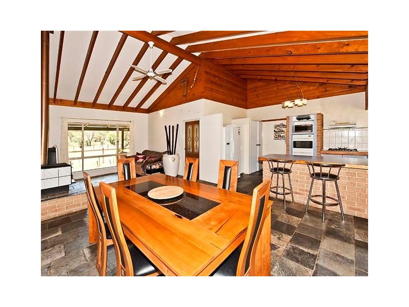 24 Swamp Gum Road, Oakford WA 6121