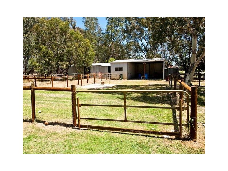 24 Swamp Gum Road, Oakford WA 6121