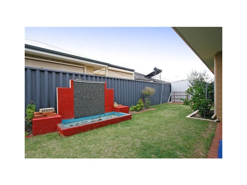 12 Dennis Way, Canning Vale WA 6155