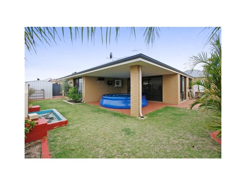 12 Dennis Way, Canning Vale WA 6155