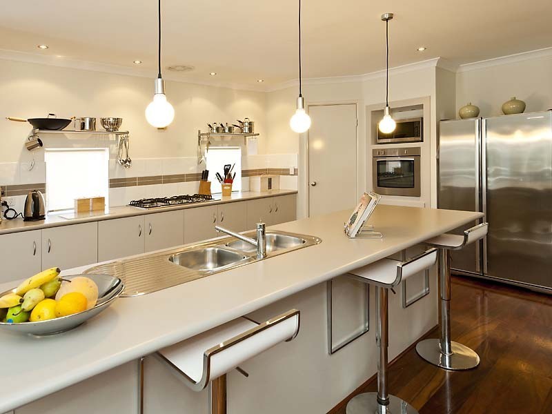 18 Edgehill Walk, Piara Waters WA 6112