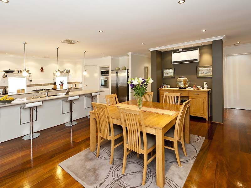 18 Edgehill Walk, Piara Waters WA 6112