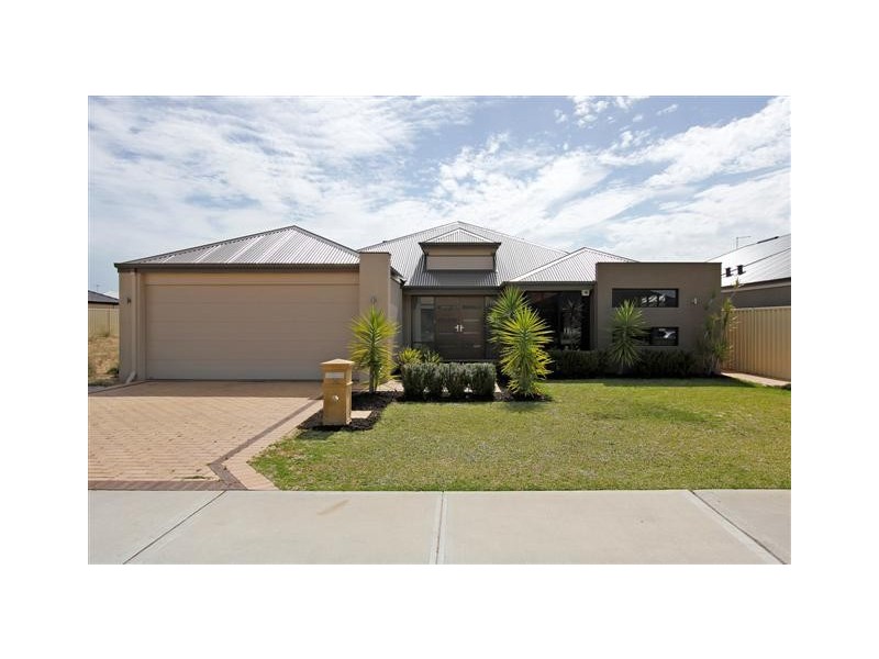 14 Tipperary Bend, Canning Vale WA 6155
