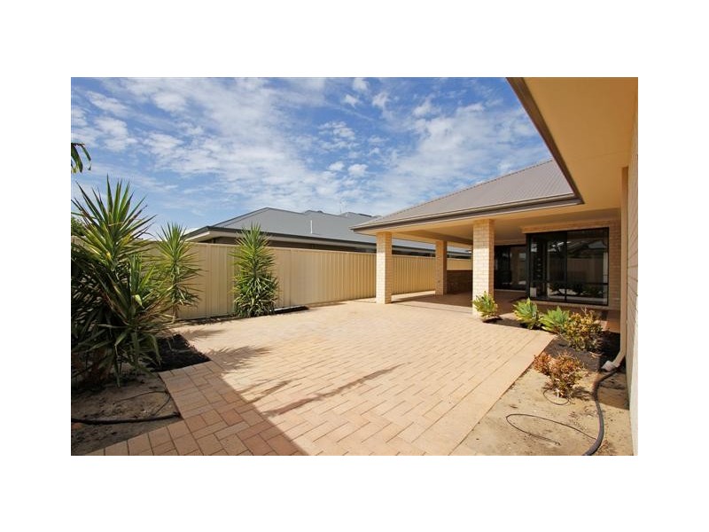 14 Tipperary Bend, Canning Vale WA 6155