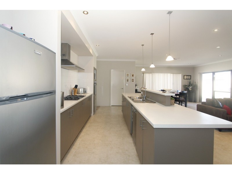 42 Chariot Turn, Harrisdale WA 6112