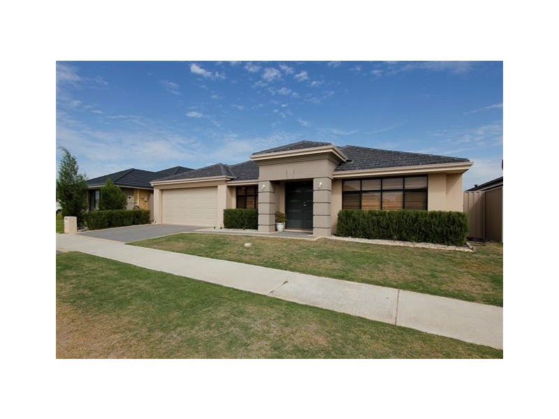 11 Canterbury Trail, Harrisdale WA 6112