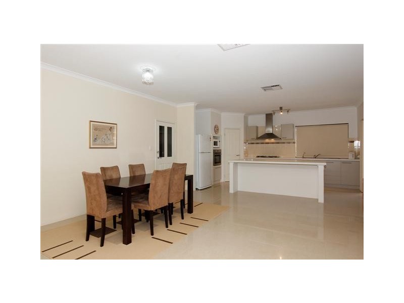 11 Canterbury Trail, Harrisdale WA 6112