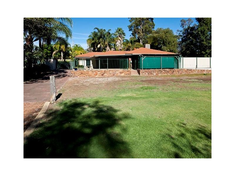 30 Battersea Road, Canning Vale WA 6155