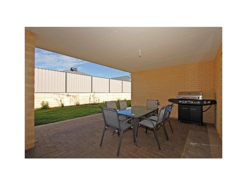 21 Calneggia Drive, Byford WA 6122