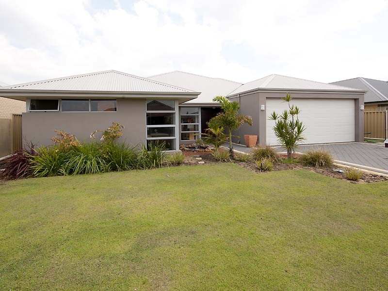11 Diamond Way, Harrisdale WA 6112
