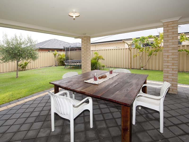 11 Diamond Way, Harrisdale WA 6112