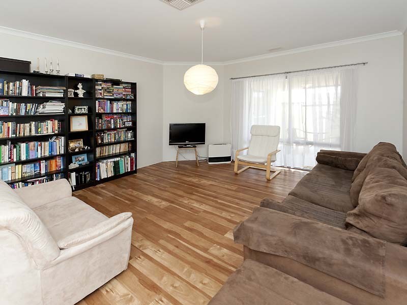 11 Diamond Way, Harrisdale WA 6112