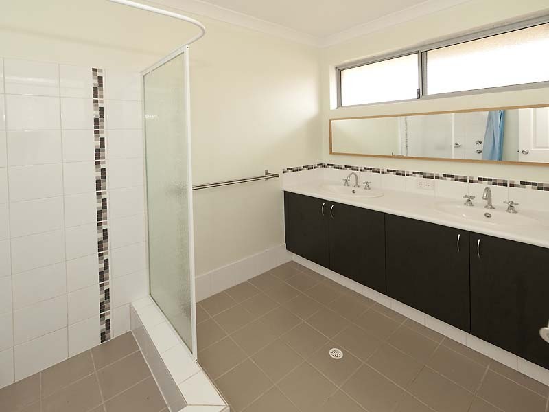 11 Diamond Way, Harrisdale WA 6112