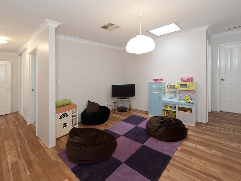 11 Diamond Way, Harrisdale WA 6112