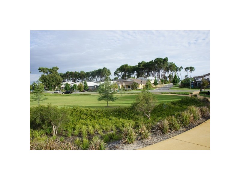 48 Erade Drive, Piara Waters WA 6112