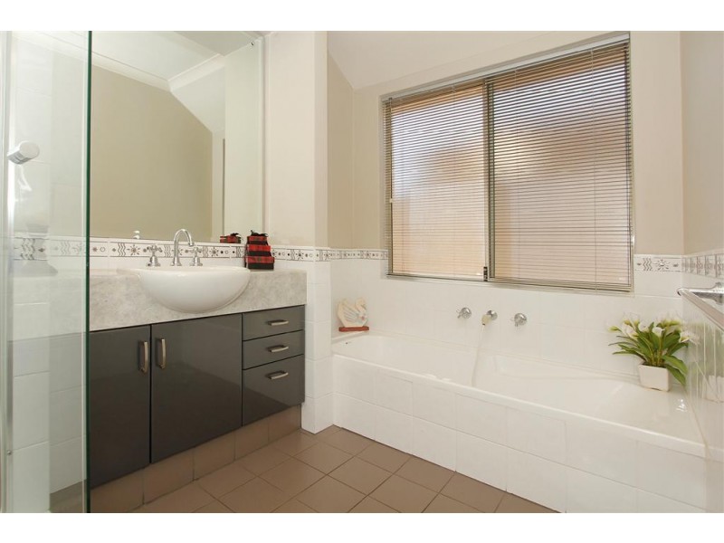 10 Pembrooke Lane, Canning Vale WA 6155