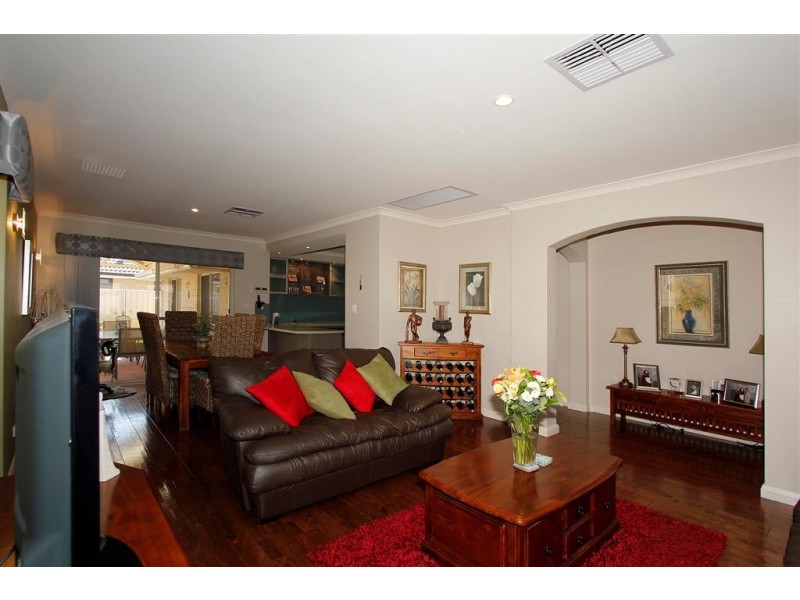 10 Pembrooke Lane, Canning Vale WA 6155