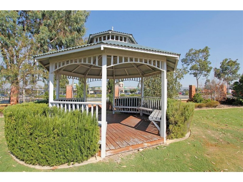 10 Pembrooke Lane, Canning Vale WA 6155