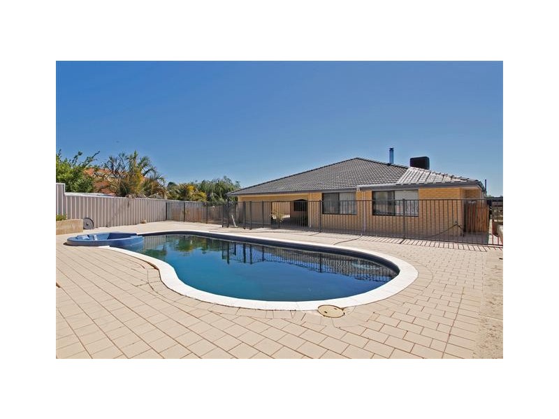 19 Ambergate Close, Canning Vale WA 6155