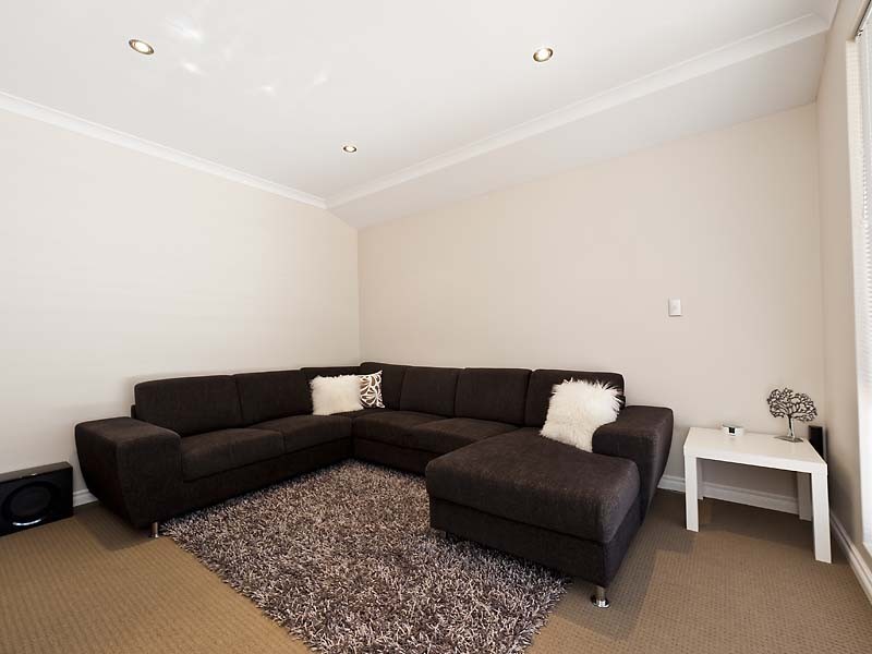 5 Barton Loop, Piara Waters WA 6112