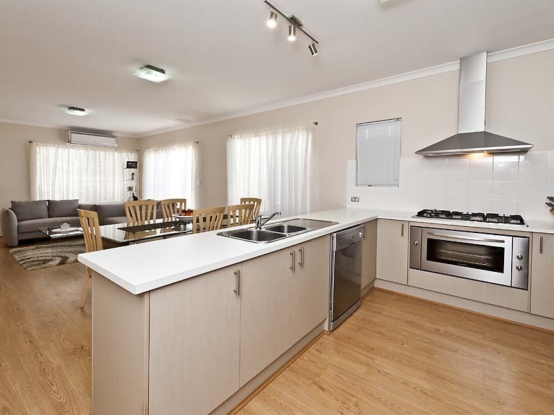 5 Barton Loop, Piara Waters WA 6112