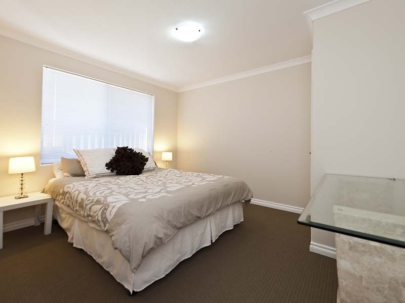 5 Barton Loop, Piara Waters WA 6112