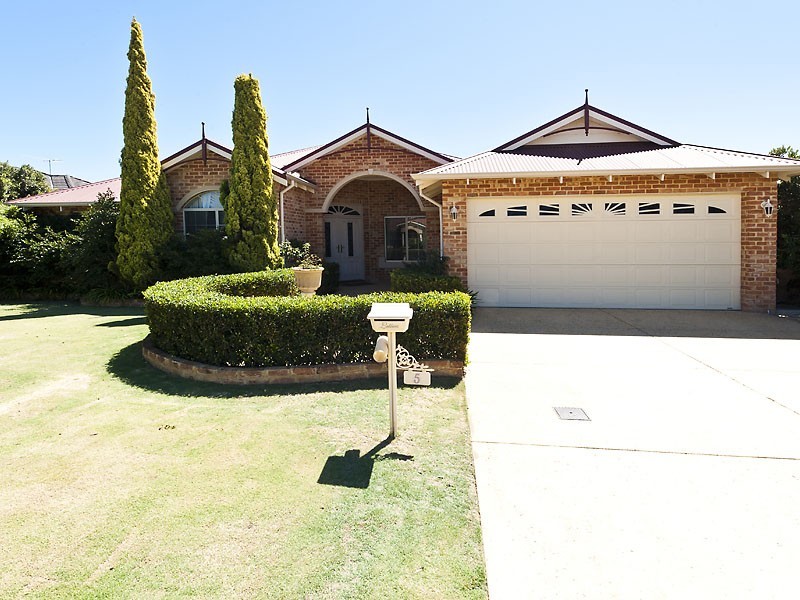 5 Charlecote Way, Canning Vale WA 6155