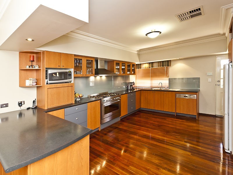 5 Charlecote Way, Canning Vale WA 6155