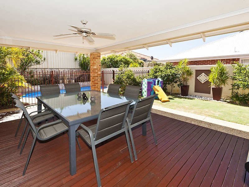 5 Charlecote Way, Canning Vale WA 6155